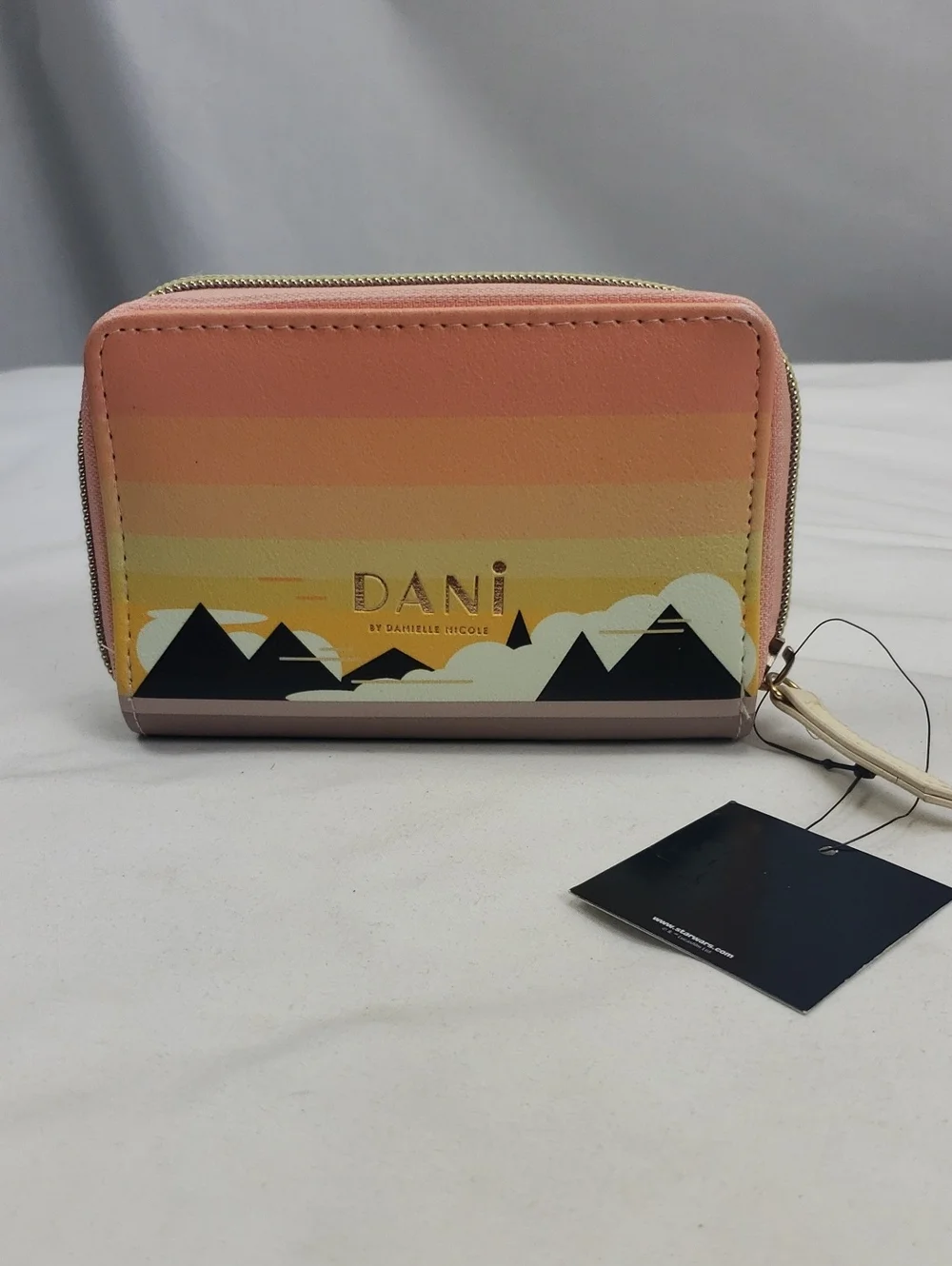 Dani by Danielle Nicole X Star Wars Mandalorian Baby Yoda Wallet NWT